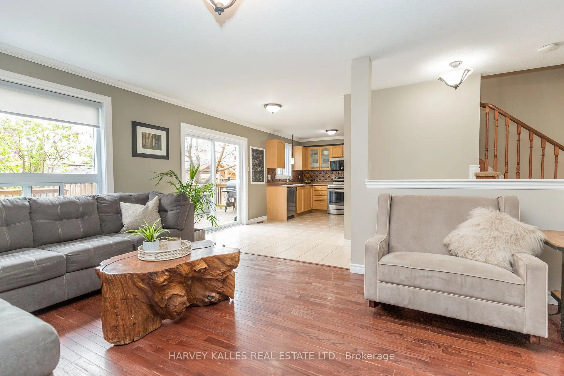 Photo 19 of 250 Pringle Drive, Barrie, Edgehill Drive — HOMEH