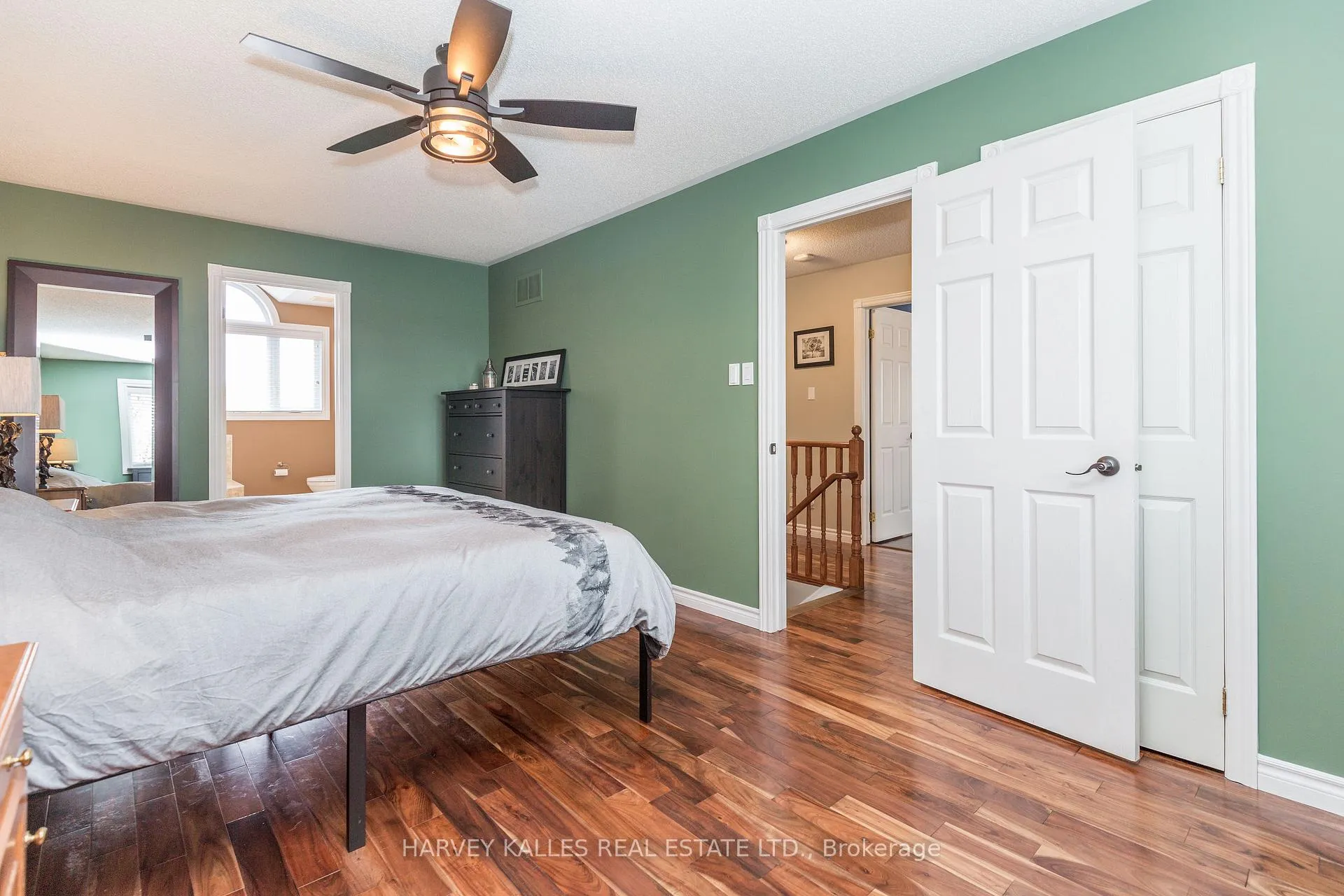 Photo 24 of 250 Pringle Drive, Barrie, Edgehill Drive — HOMEH