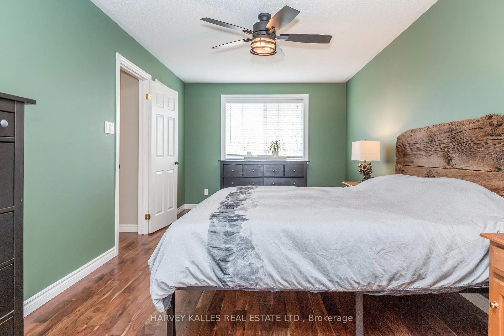Photo 25 of 250 Pringle Drive, Barrie, Edgehill Drive — HOMEH
