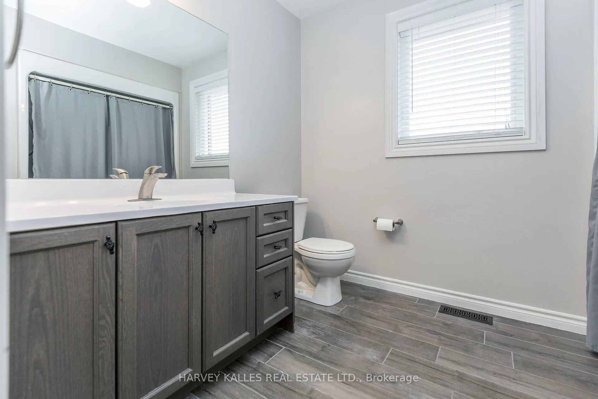 Photo 32 of 250 Pringle Drive, Barrie, Edgehill Drive — HOMEH