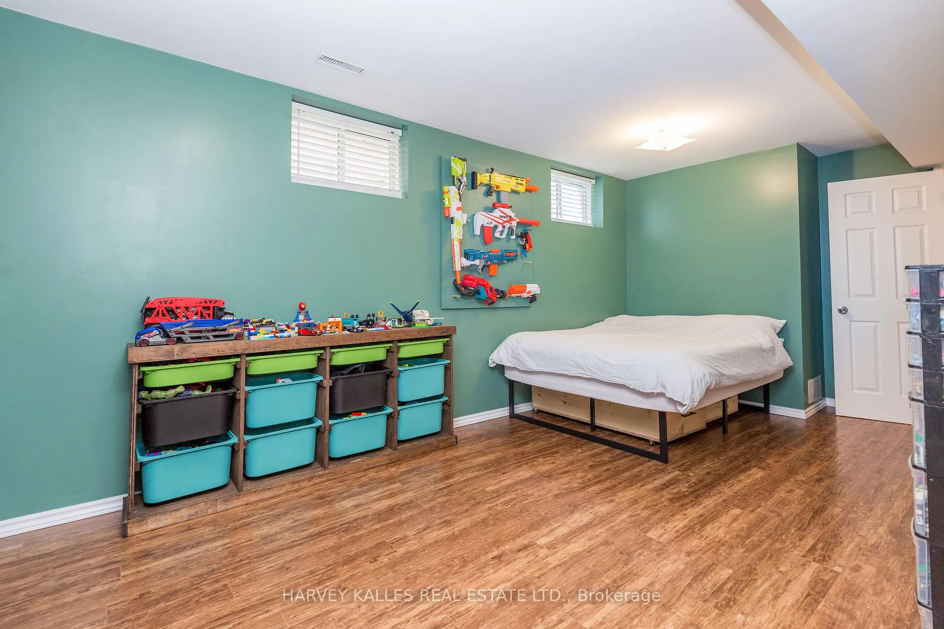 Photo 35 of 250 Pringle Drive, Barrie, Edgehill Drive — HOMEH