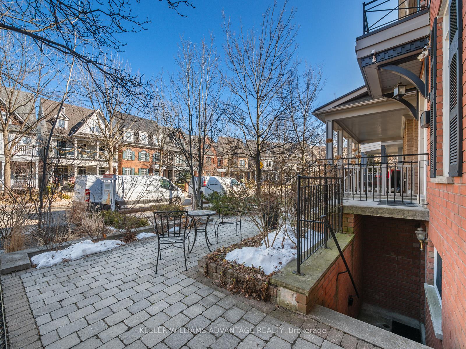 Photo 2 of Unit Lower, 122 Boardwalk Drive, Toronto, The Beaches — HOMEH