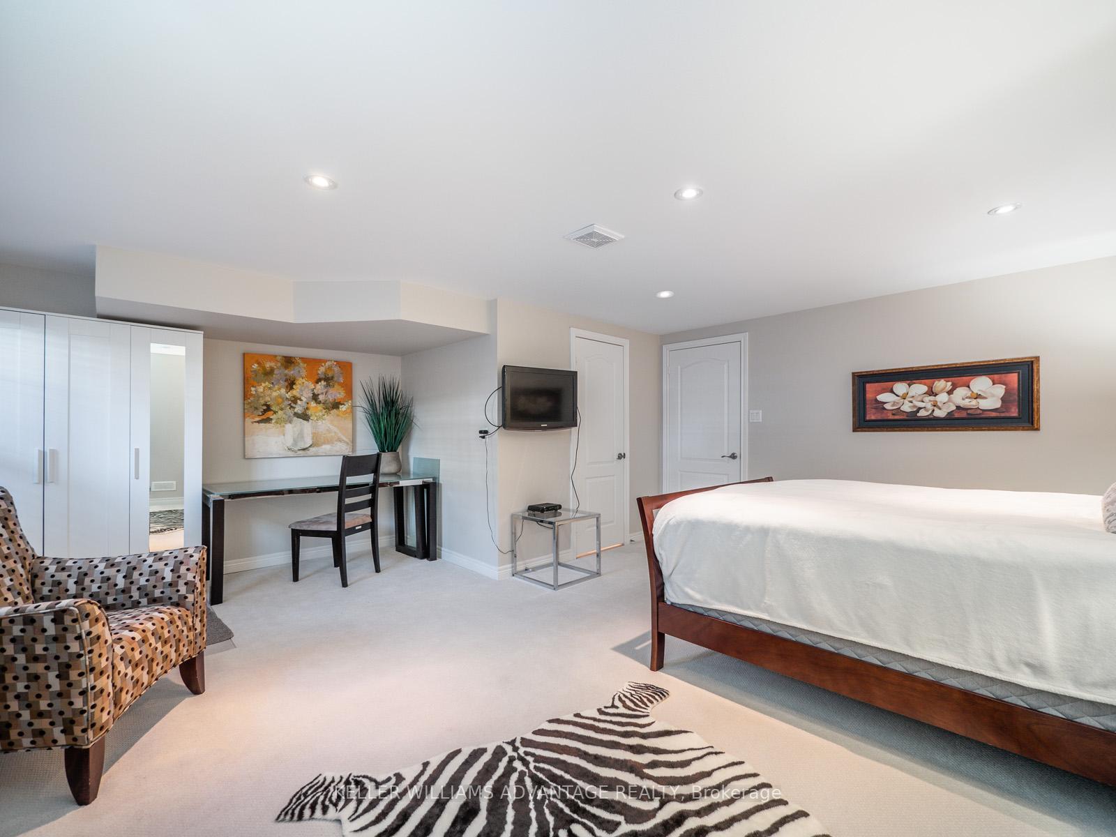 Photo 8 of Unit Lower, 122 Boardwalk Drive, Toronto, The Beaches — HOMEH