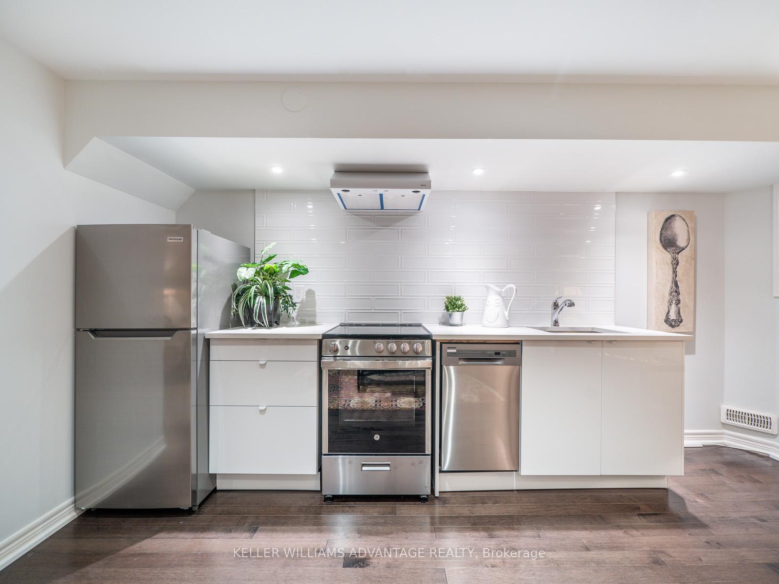 Photo 24 of Unit Lower, 122 Boardwalk Drive, Toronto, The Beaches — HOMEH