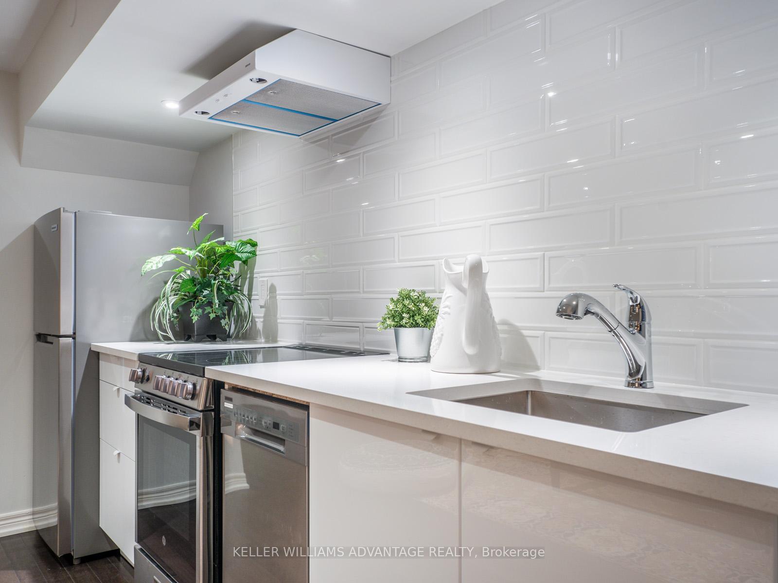 Photo 26 of Unit Lower, 122 Boardwalk Drive, Toronto, The Beaches — HOMEH