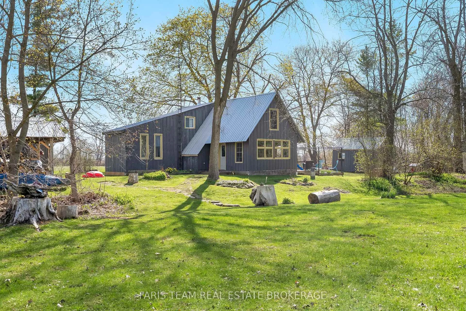 Photo 3 of 7237 6/7 Sideroad Nottawasaga, Clearview, Rural Clearview — HOMEH