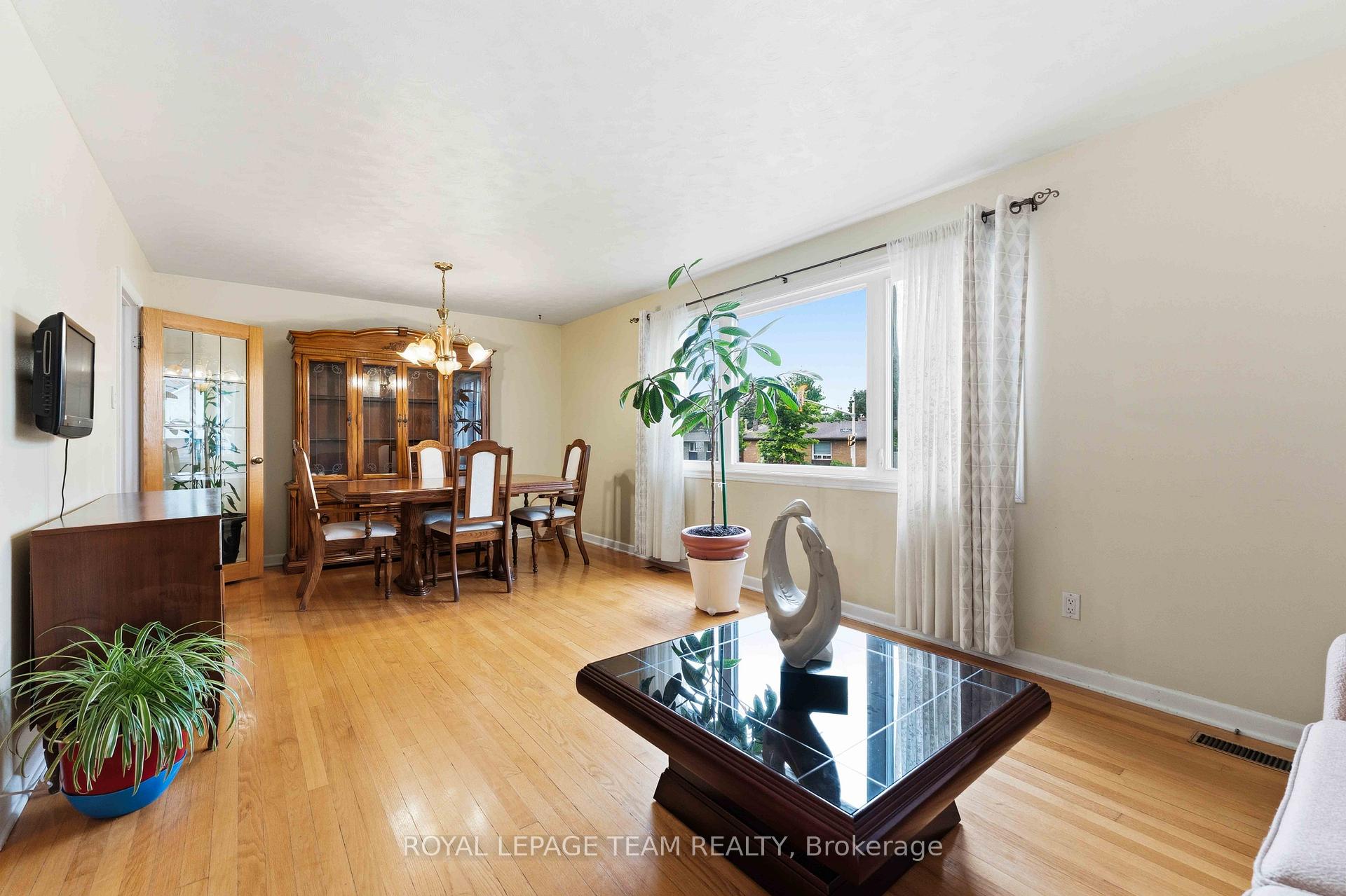 Photo 5 of 1197 Maitland Avenue, Ottawa, Copeland Park — HOMEH