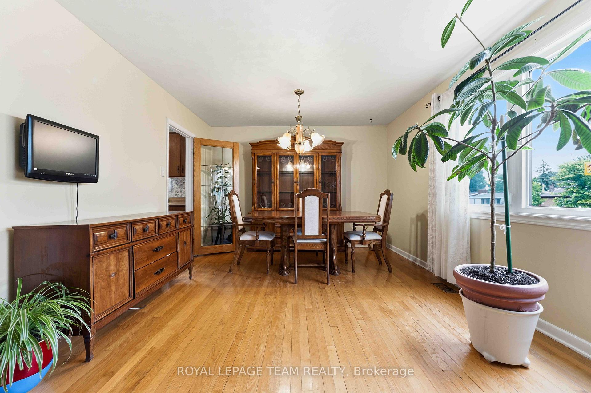 Photo 6 of 1197 Maitland Avenue, Ottawa, Copeland Park — HOMEH