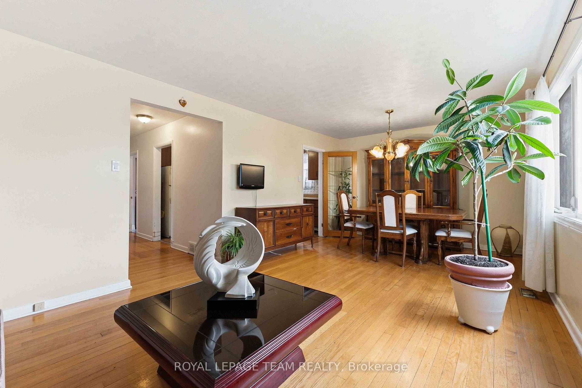 Photo 7 of 1197 Maitland Avenue, Ottawa, Copeland Park — HOMEH