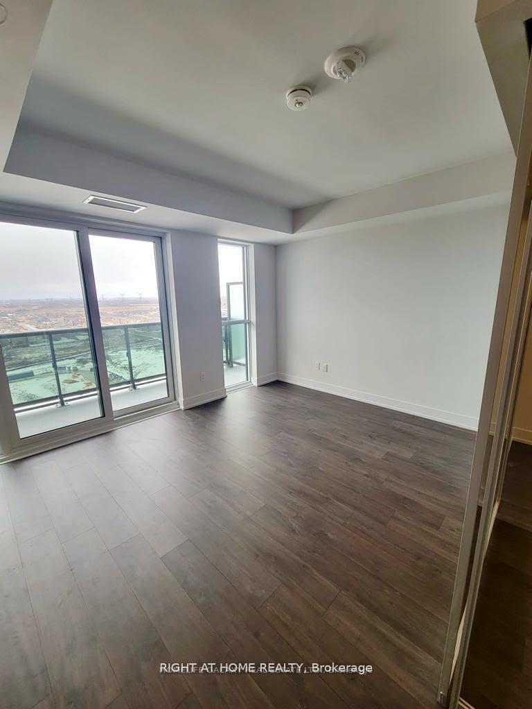 Photo 4 of Unit 1421, 2550 Simcoe Street N, Oshawa, Windfields — HOMEH