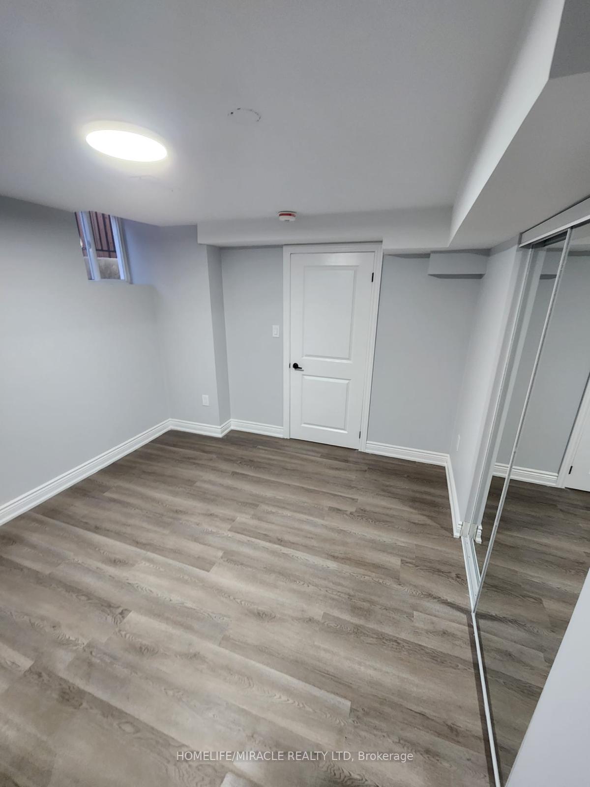 Photo 4 of 137 Sunforest Drive, Brampton, Heart Lake West — HOMEH