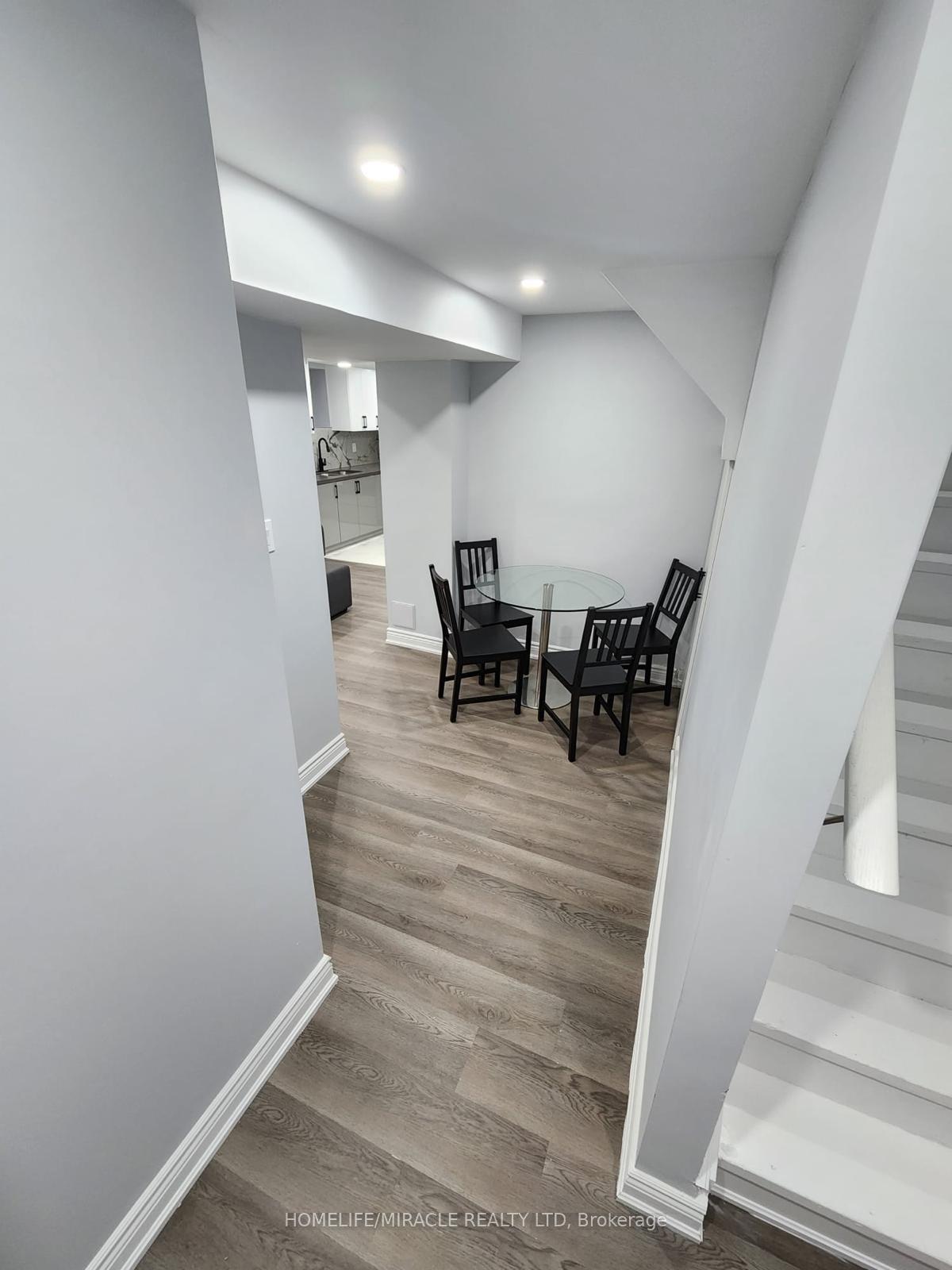 Photo 9 of 137 Sunforest Drive, Brampton, Heart Lake West — HOMEH