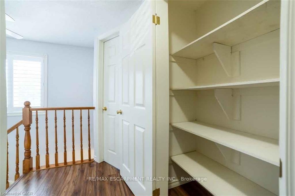 Photo 17 of 19 Beachgrove Crescent, Hamilton, Stoney Creek Mountain — HOMEH