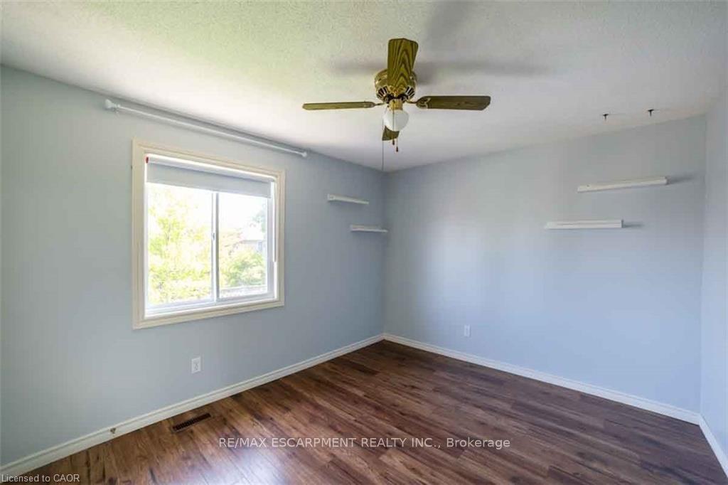 Photo 21 of 19 Beachgrove Crescent, Hamilton, Stoney Creek Mountain — HOMEH