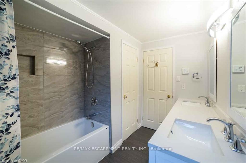 Photo 25 of 19 Beachgrove Crescent, Hamilton, Stoney Creek Mountain — HOMEH