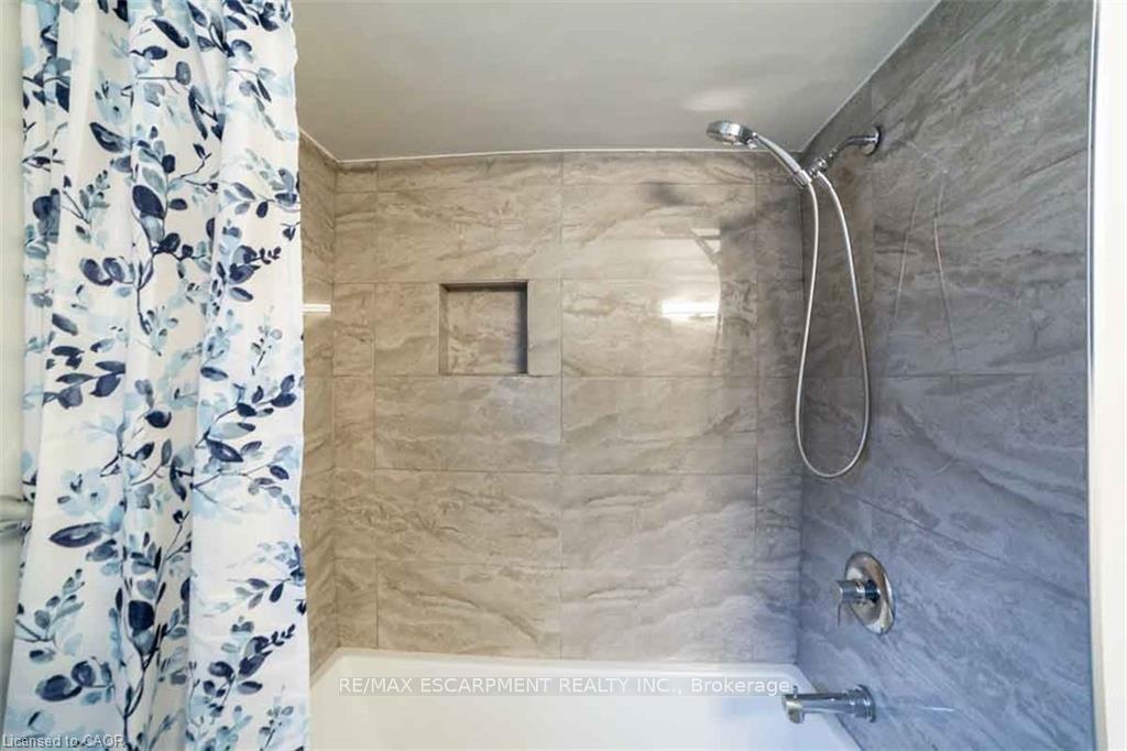 Photo 26 of 19 Beachgrove Crescent, Hamilton, Stoney Creek Mountain — HOMEH