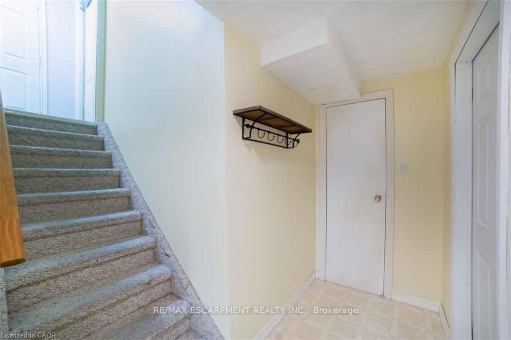 Photo 28 of 19 Beachgrove Crescent, Hamilton, Stoney Creek Mountain — HOMEH