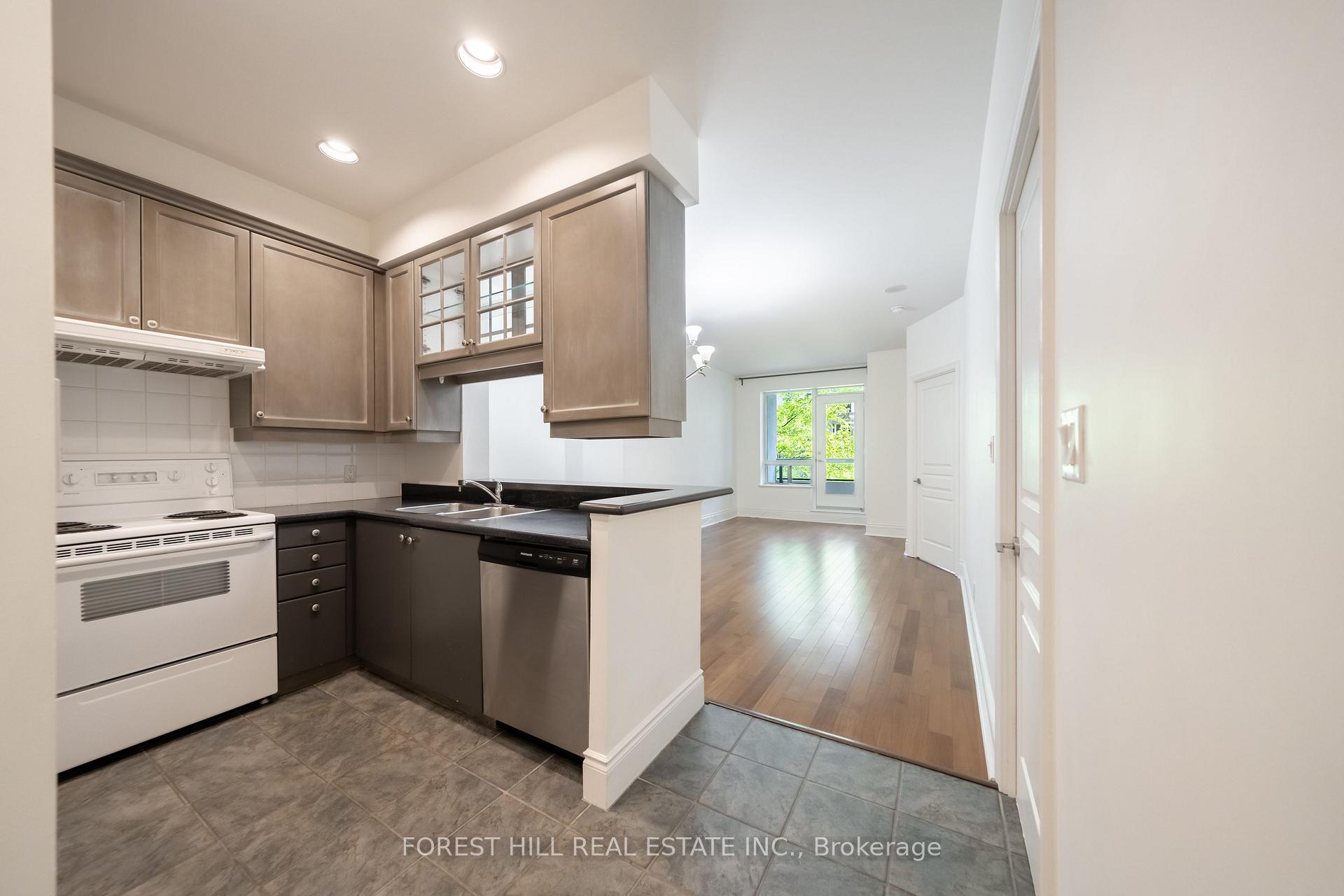 Photo 8 of Unit 708, 102 Bloor Street W, Toronto, The Annex — HOMEH