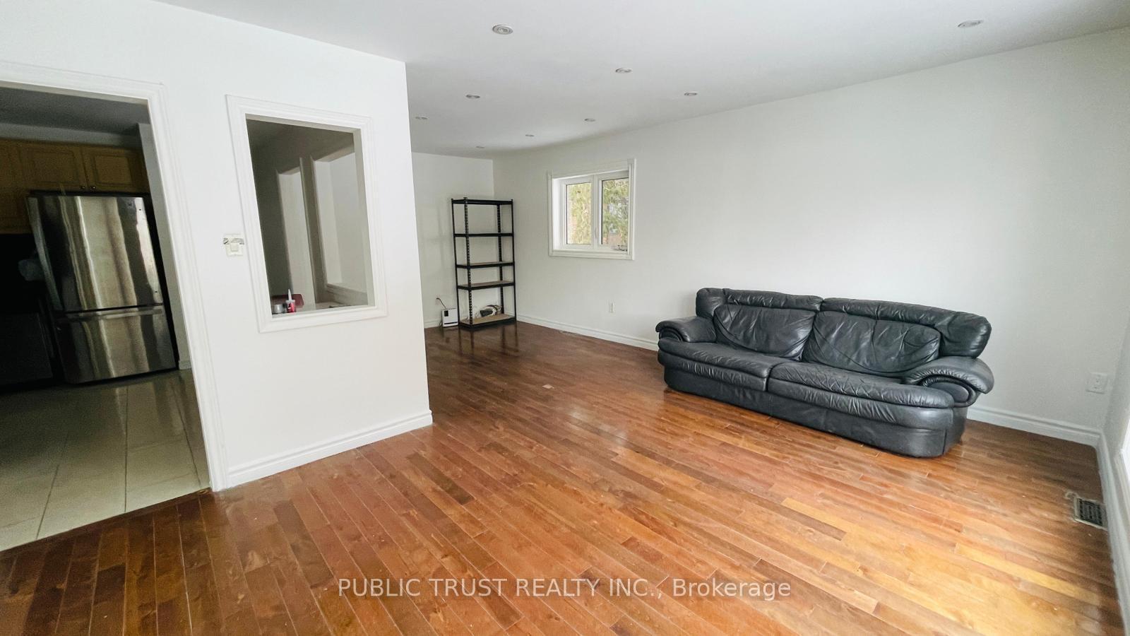 Photo 5 of 3818 Lawrence Avenue E, Scarborough, Woburn — HOMEH
