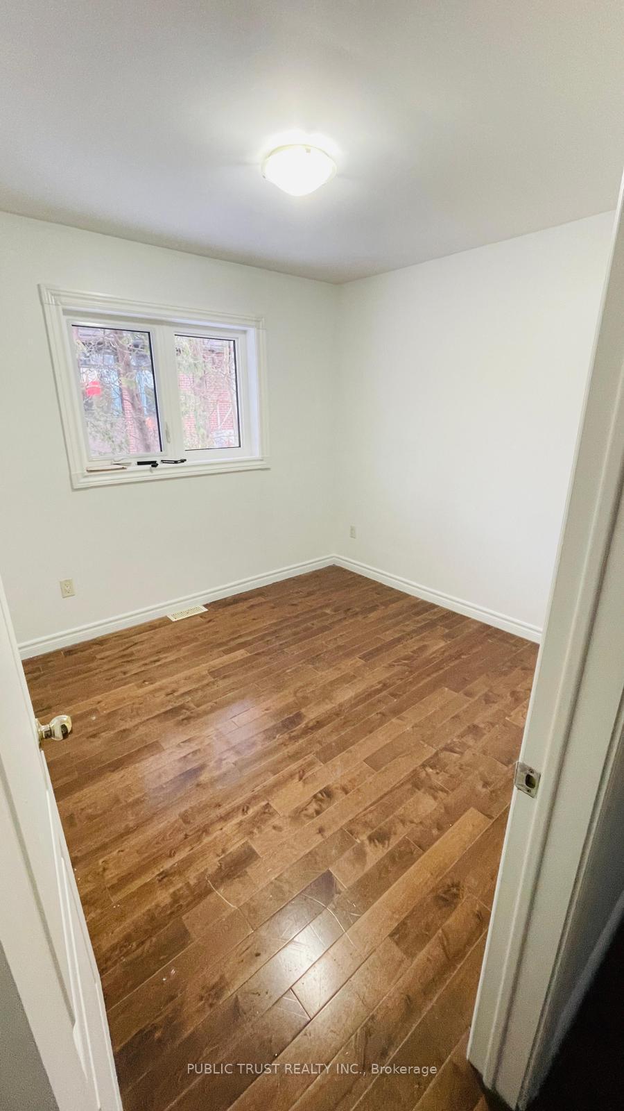 Photo 6 of 3818 Lawrence Avenue E, Scarborough, Woburn — HOMEH