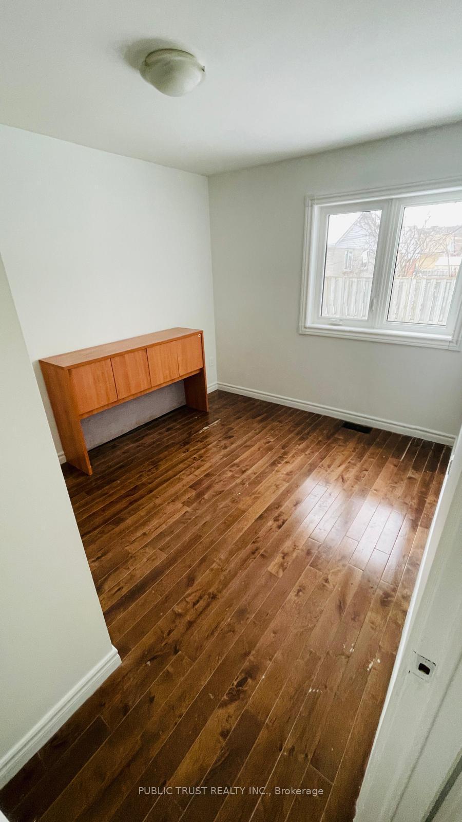 Photo 7 of 3818 Lawrence Avenue E, Scarborough, Woburn — HOMEH