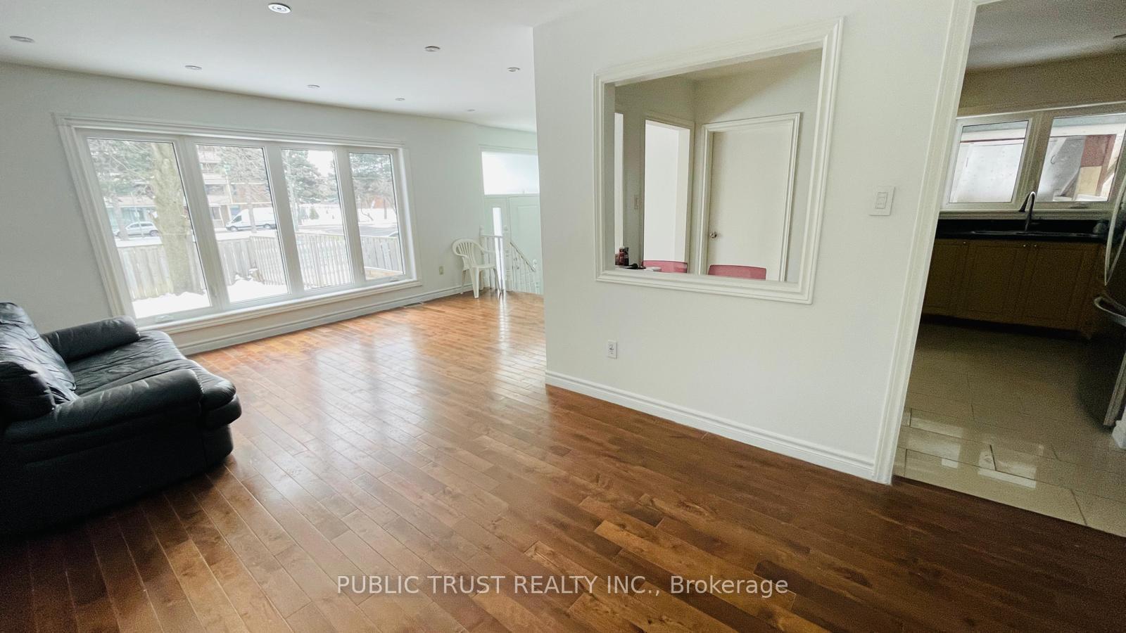 Photo 9 of 3818 Lawrence Avenue E, Scarborough, Woburn — HOMEH