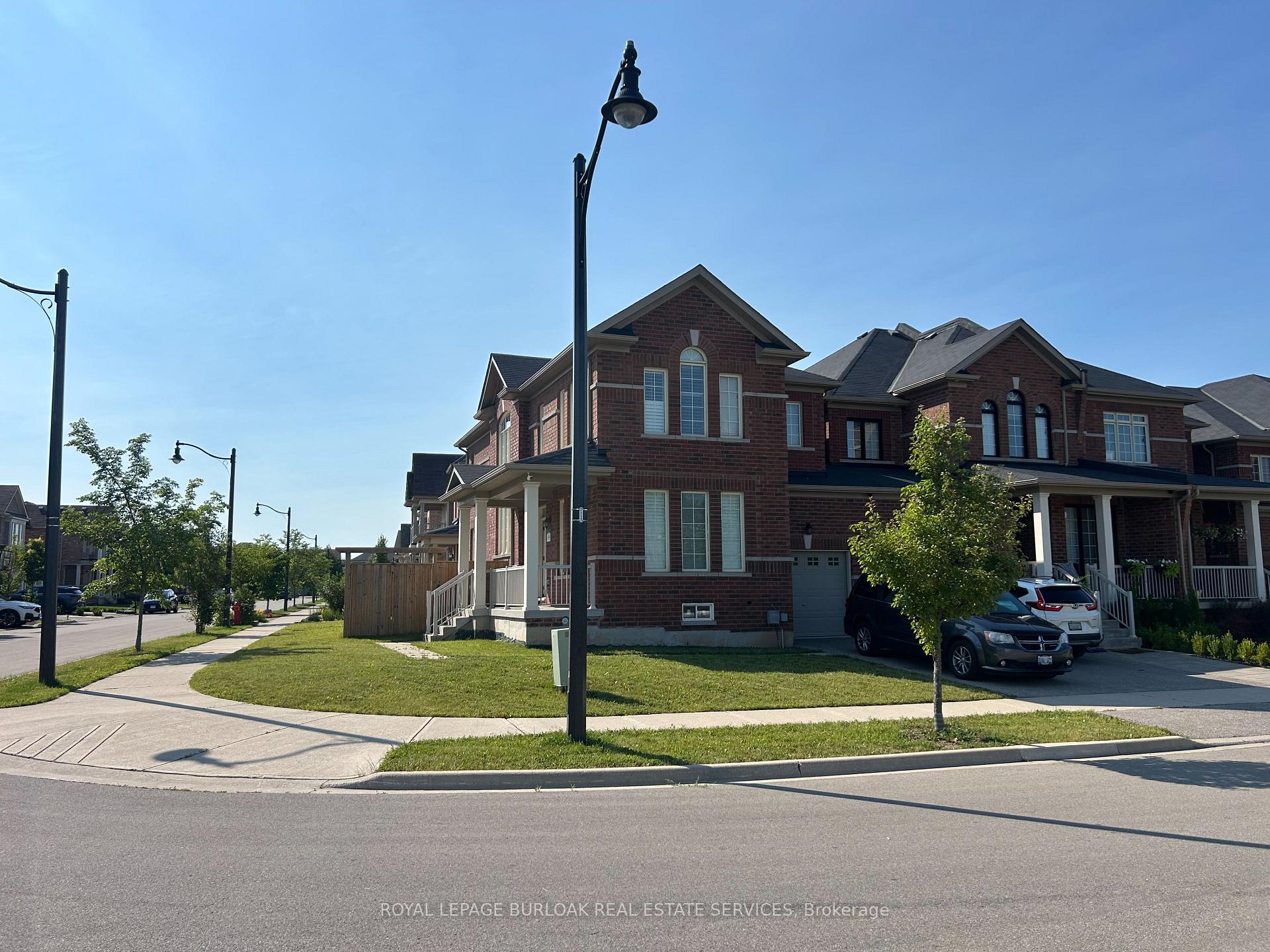 Photo 5 of 57 Macbean Crescent, Hamilton, Waterdown — HOMEH