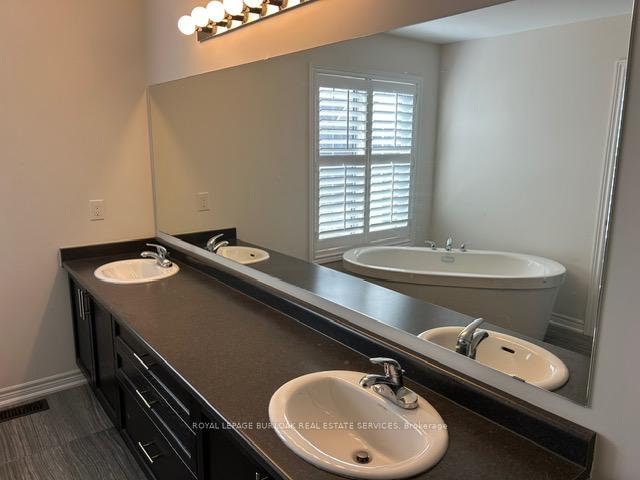 Photo 13 of 57 Macbean Crescent, Hamilton, Waterdown — HOMEH