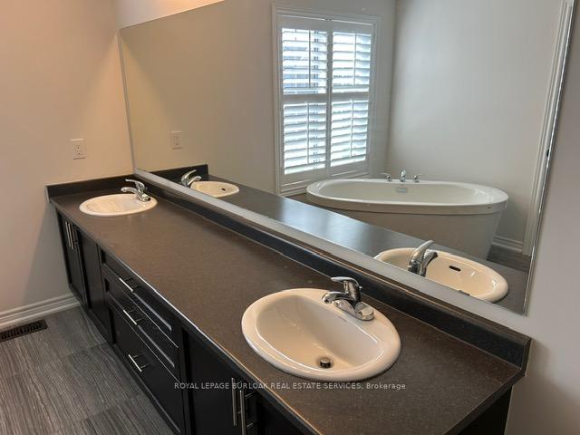Photo 17 of 57 Macbean Crescent, Hamilton, Waterdown — HOMEH