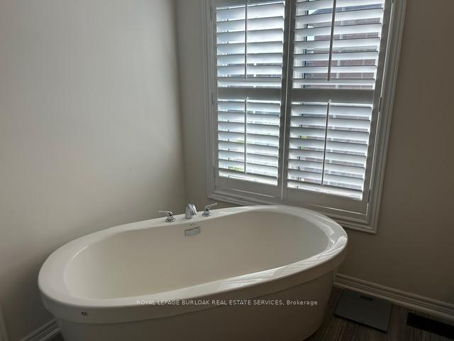 Photo 18 of 57 Macbean Crescent, Hamilton, Waterdown — HOMEH
