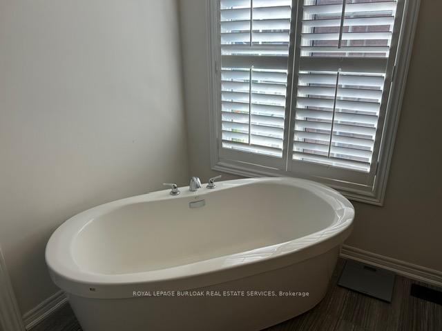 Photo 19 of 57 Macbean Crescent, Hamilton, Waterdown — HOMEH