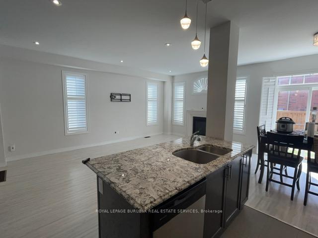 Photo 20 of 57 Macbean Crescent, Hamilton, Waterdown — HOMEH