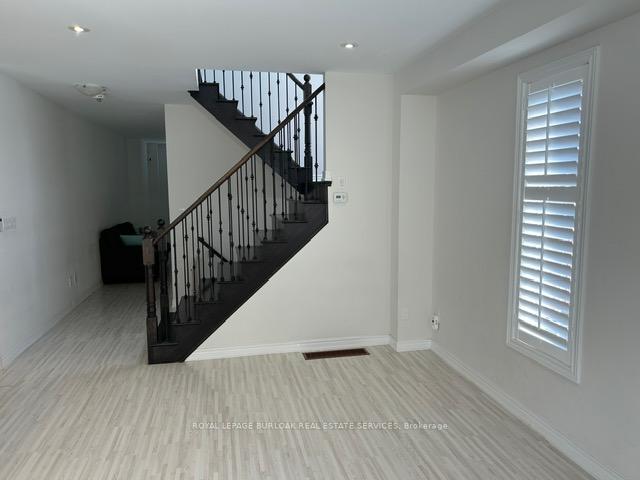 Photo 27 of 57 Macbean Crescent, Hamilton, Waterdown — HOMEH