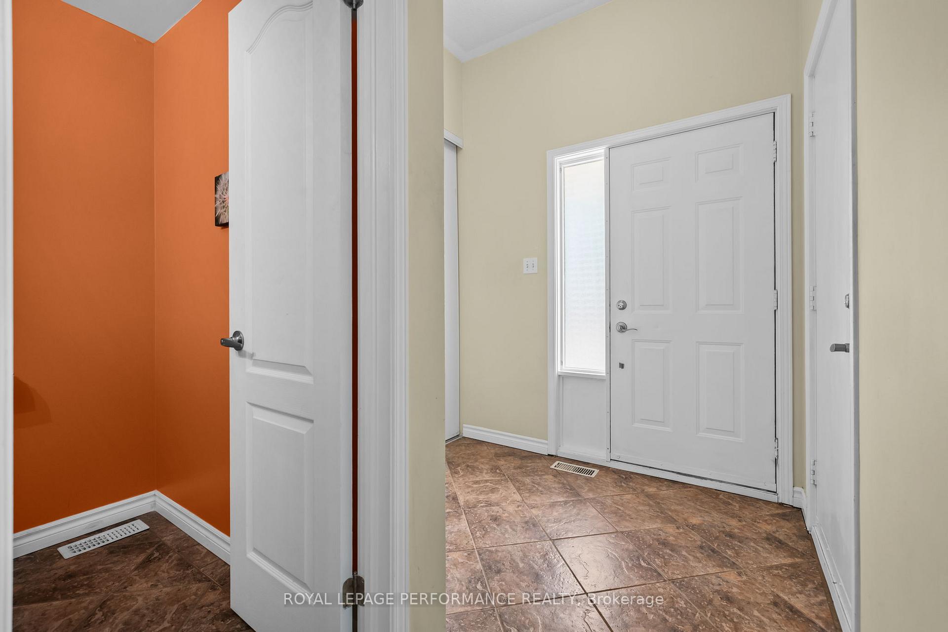 Photo 2 of 6420 Sablewood Place, Ottawa, Chapel Hill — HOMEH