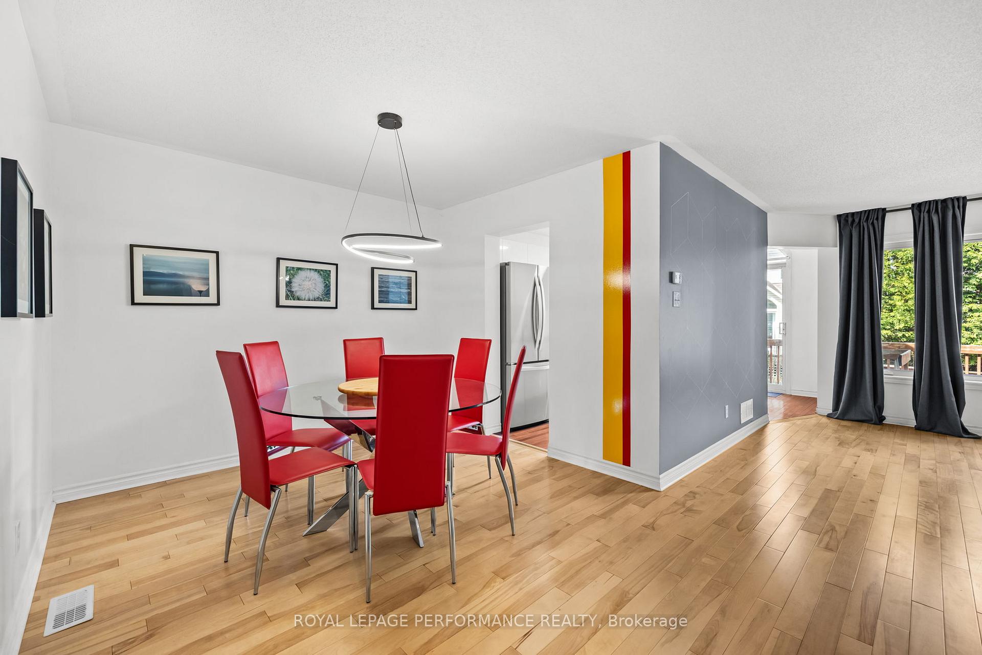 Photo 4 of 6420 Sablewood Place, Ottawa, Chapel Hill — HOMEH