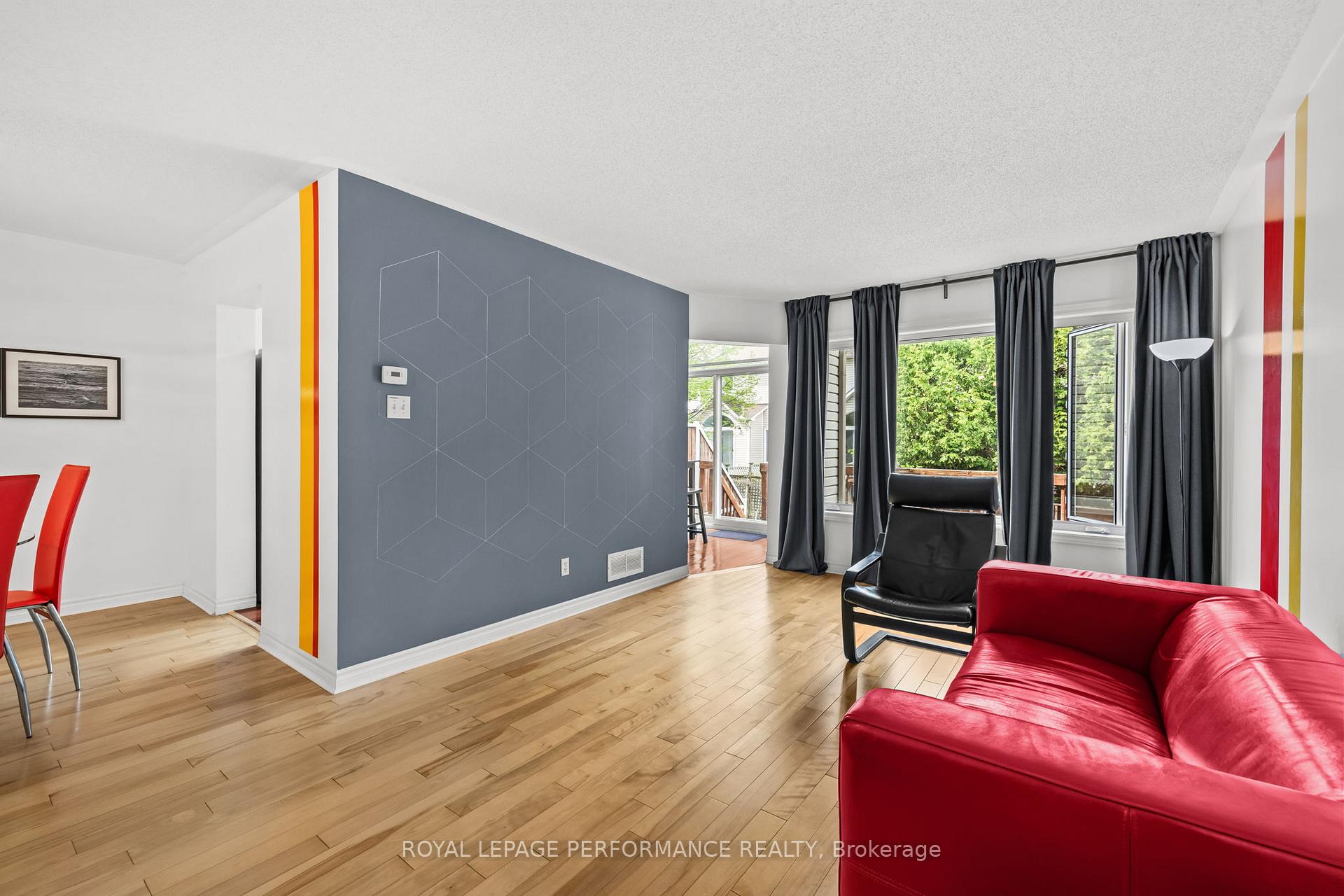 Photo 5 of 6420 Sablewood Place, Ottawa, Chapel Hill — HOMEH