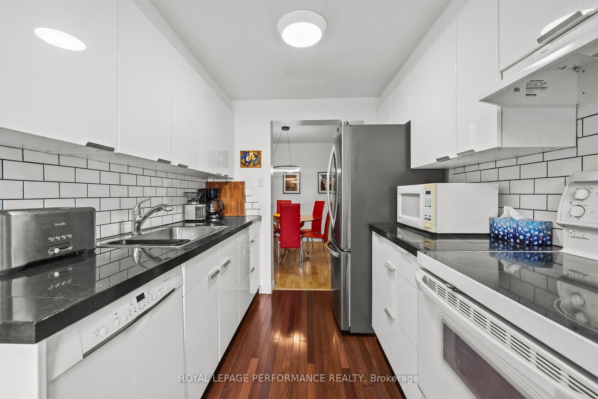 Photo 9 of 6420 Sablewood Place, Ottawa, Chapel Hill — HOMEH