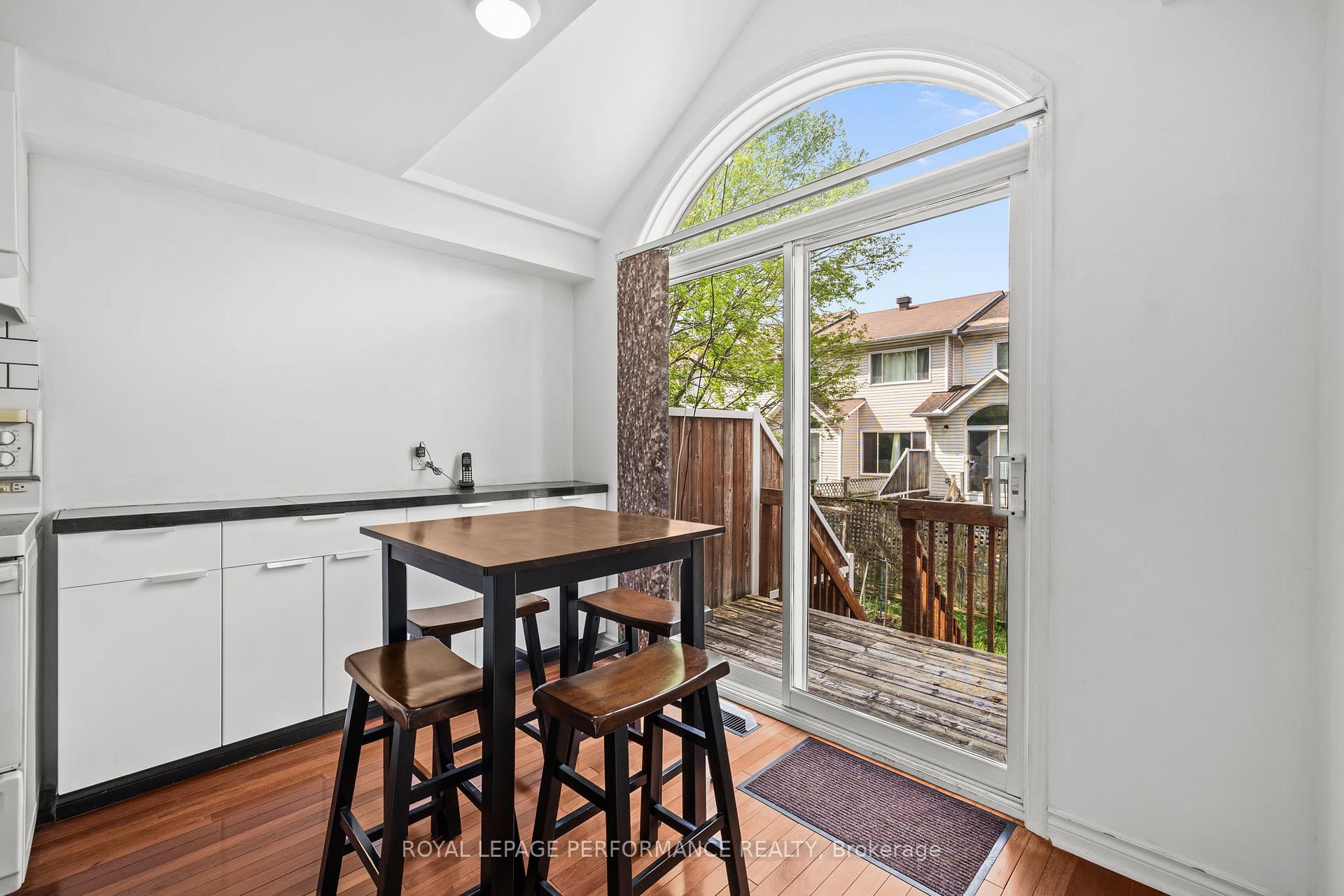 Photo 13 of 6420 Sablewood Place, Ottawa, Chapel Hill — HOMEH