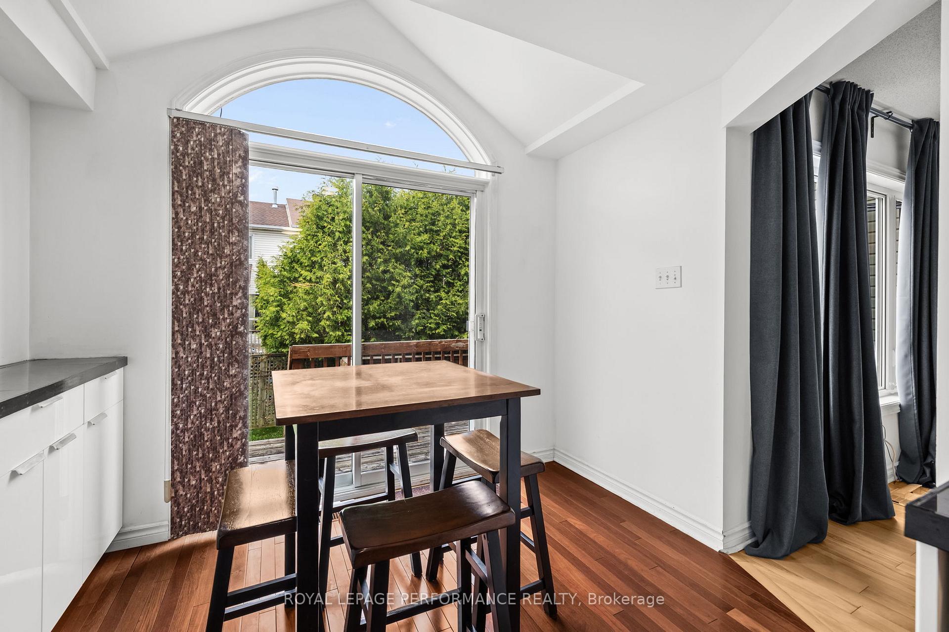 Photo 14 of 6420 Sablewood Place, Ottawa, Chapel Hill — HOMEH