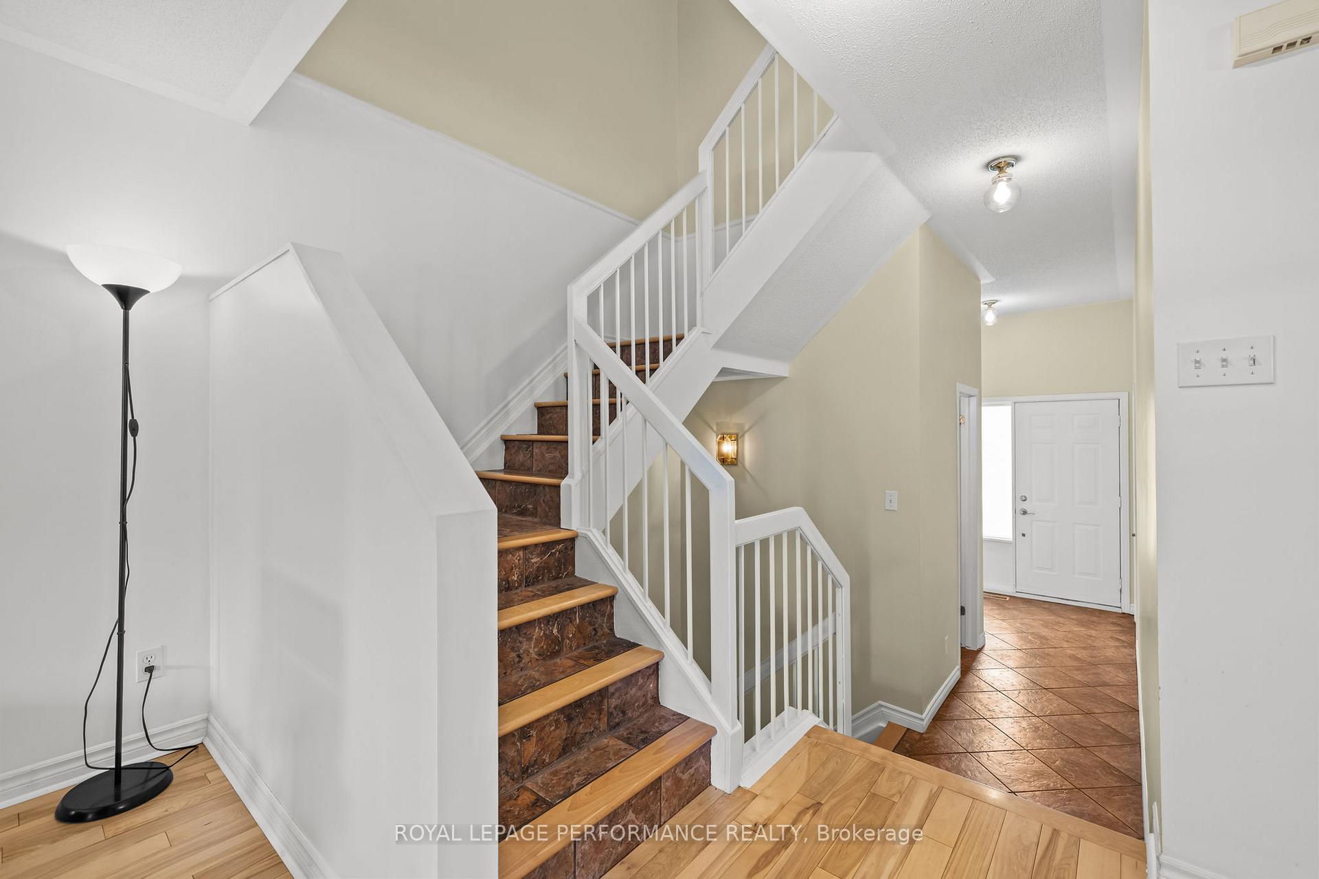 Photo 15 of 6420 Sablewood Place, Ottawa, Chapel Hill — HOMEH