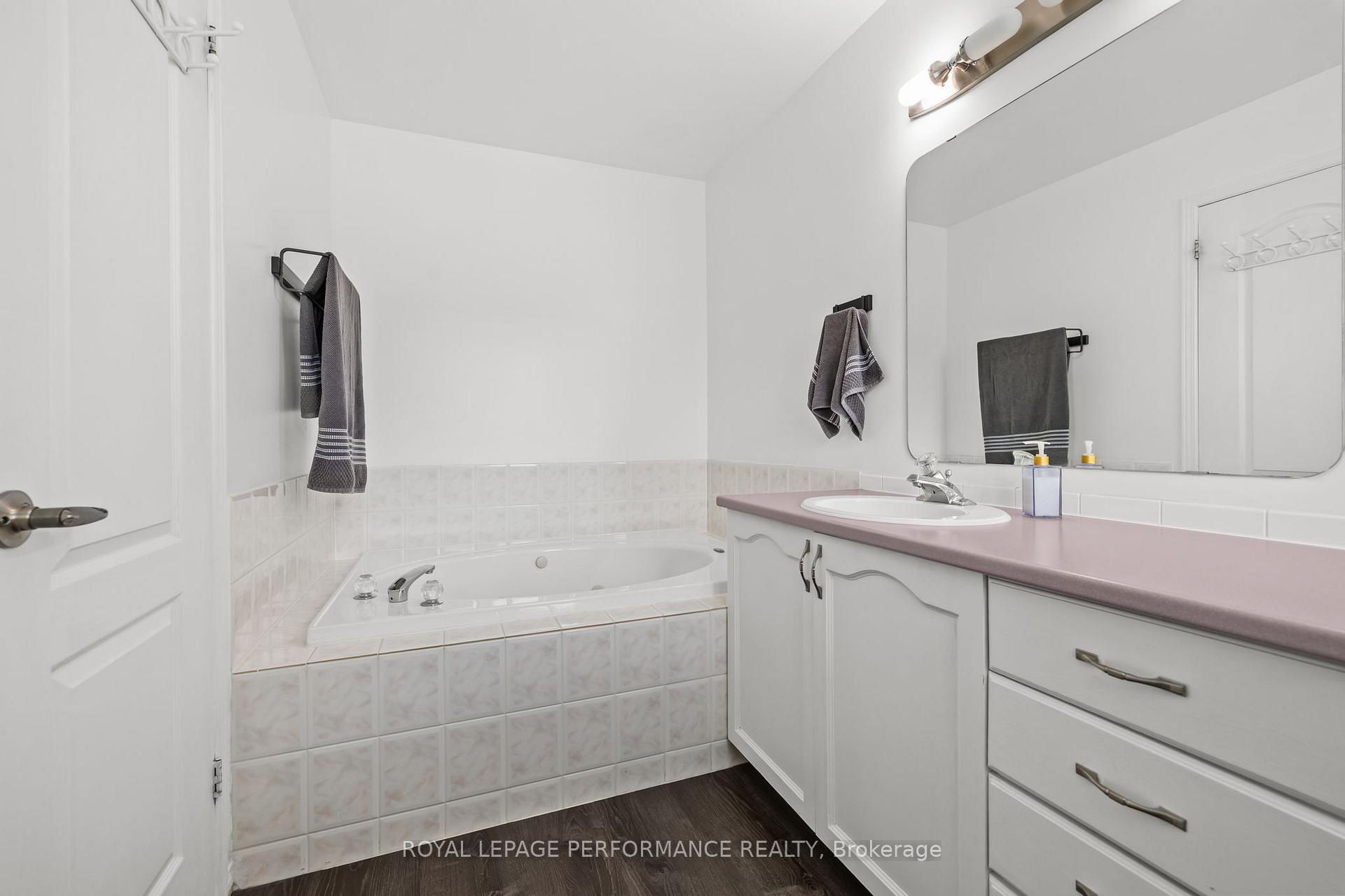 Photo 19 of 6420 Sablewood Place, Ottawa, Chapel Hill — HOMEH