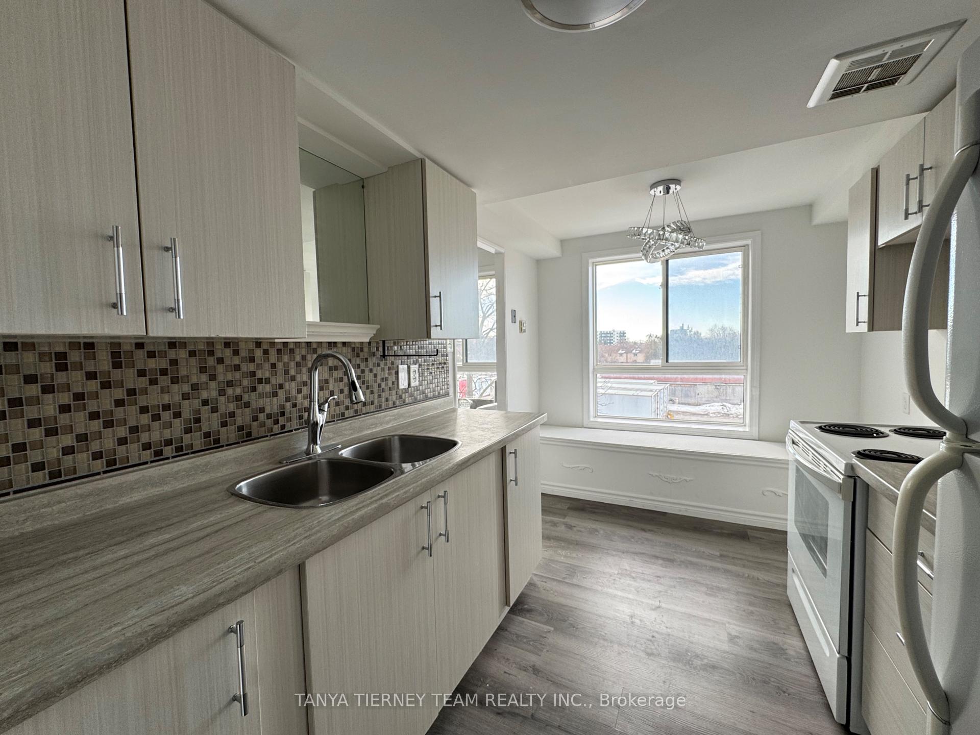 Photo 3 of Unit 48, 43 Taunton Road, Oshawa, Centennial — HOMEH