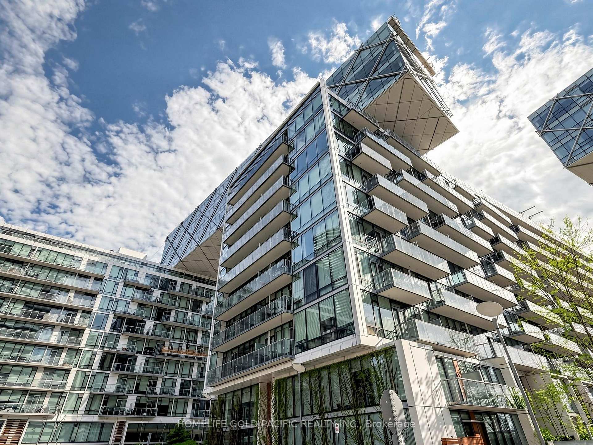 Front of Unit 732, 39 Queens Quay E