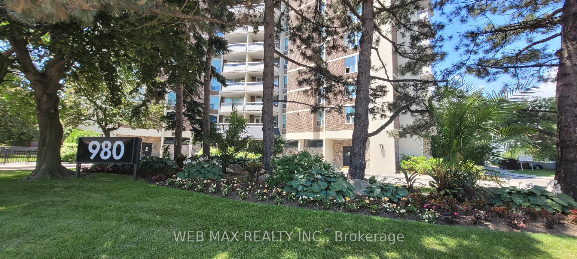Photo 3 of Unit 804, 980 Broadview Avenue, Toronto, Broadview North — HOMEH