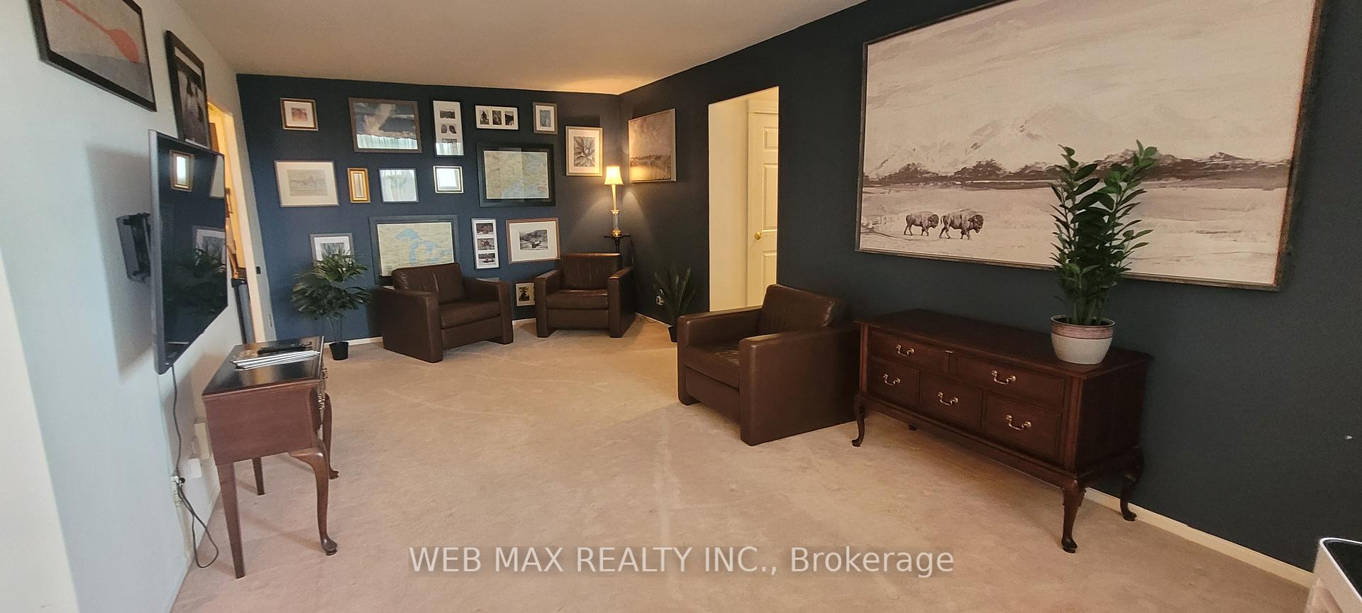Photo 5 of Unit 804, 980 Broadview Avenue, Toronto, Broadview North — HOMEH