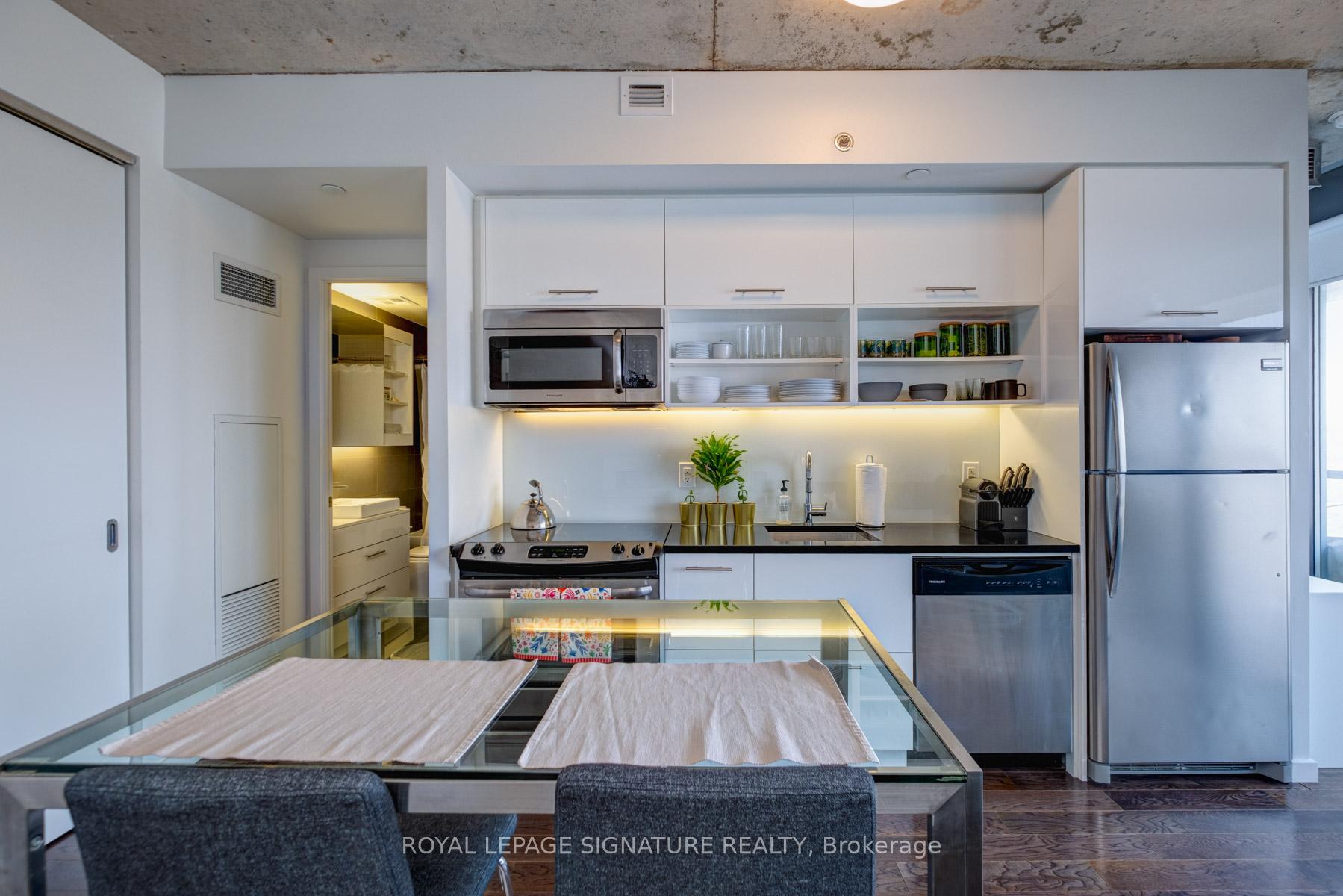 Photo 3 of Unit 805, 32 Trolley Crescent, Toronto, Moss Park — HOMEH