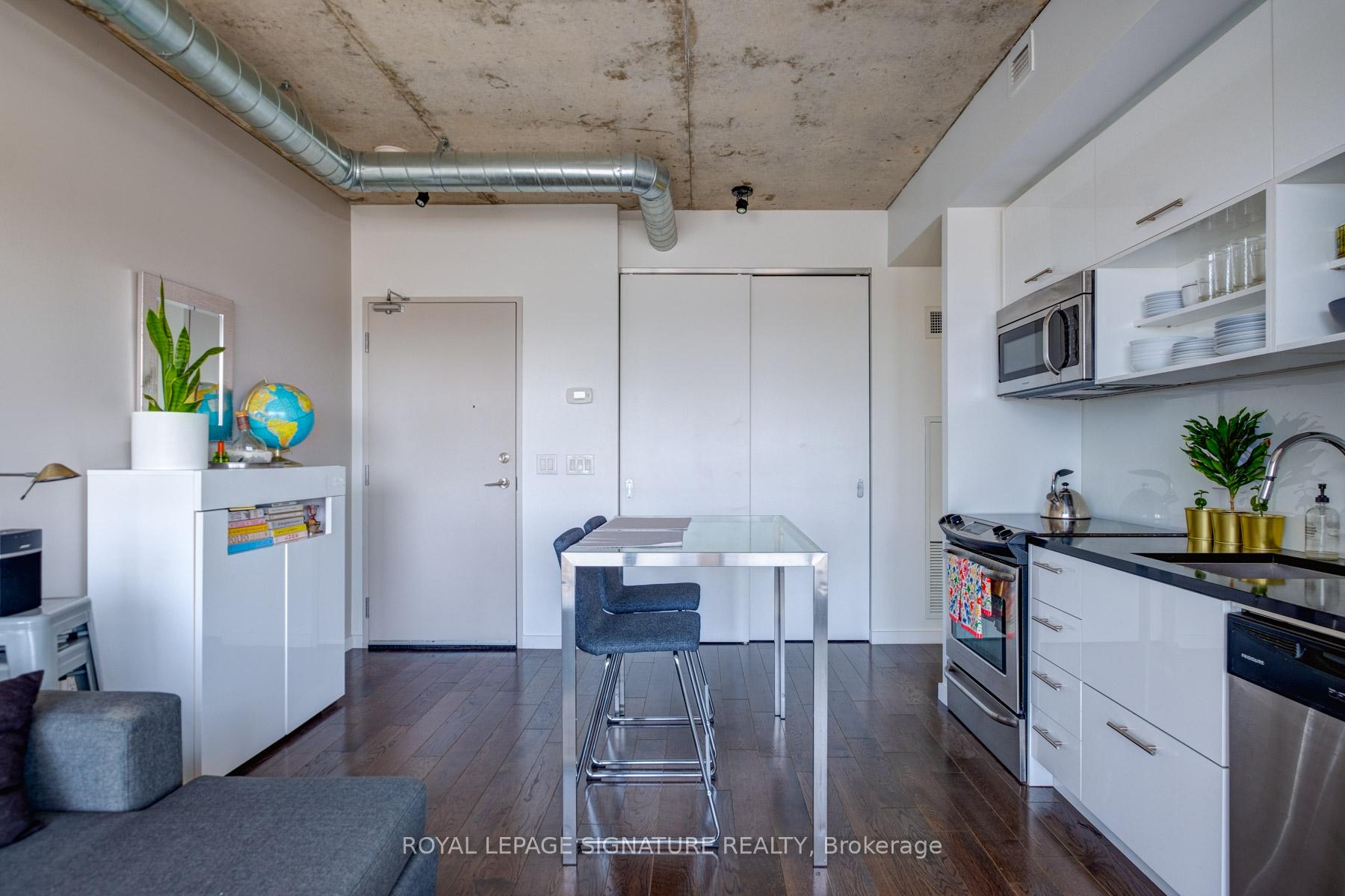 Photo 5 of Unit 805, 32 Trolley Crescent, Toronto, Moss Park — HOMEH
