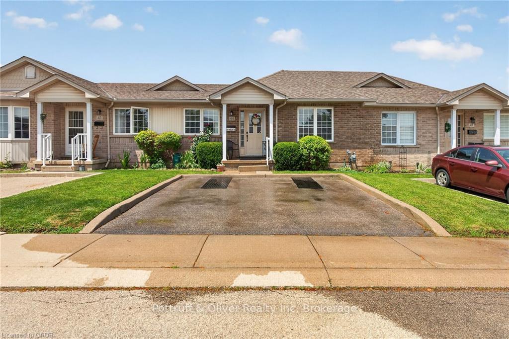 Photo 4 of Unit 44, 24 Kenyon Crescent, Grimsby, Grimsby East — HOMEH