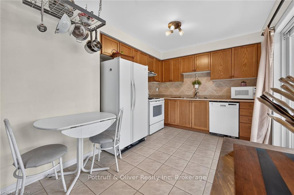 Photo 18 of Unit 44, 24 Kenyon Crescent, Grimsby, Grimsby East — HOMEH