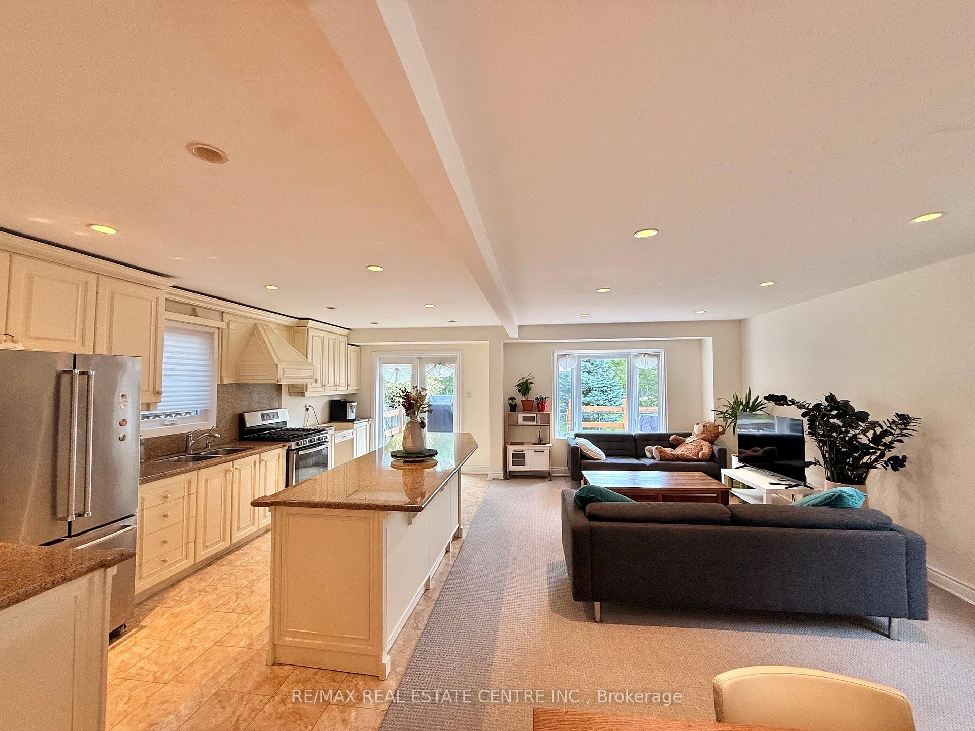 Photo 6 of 2197 Munn's Avenue, Oakville, River Oaks — HOMEH